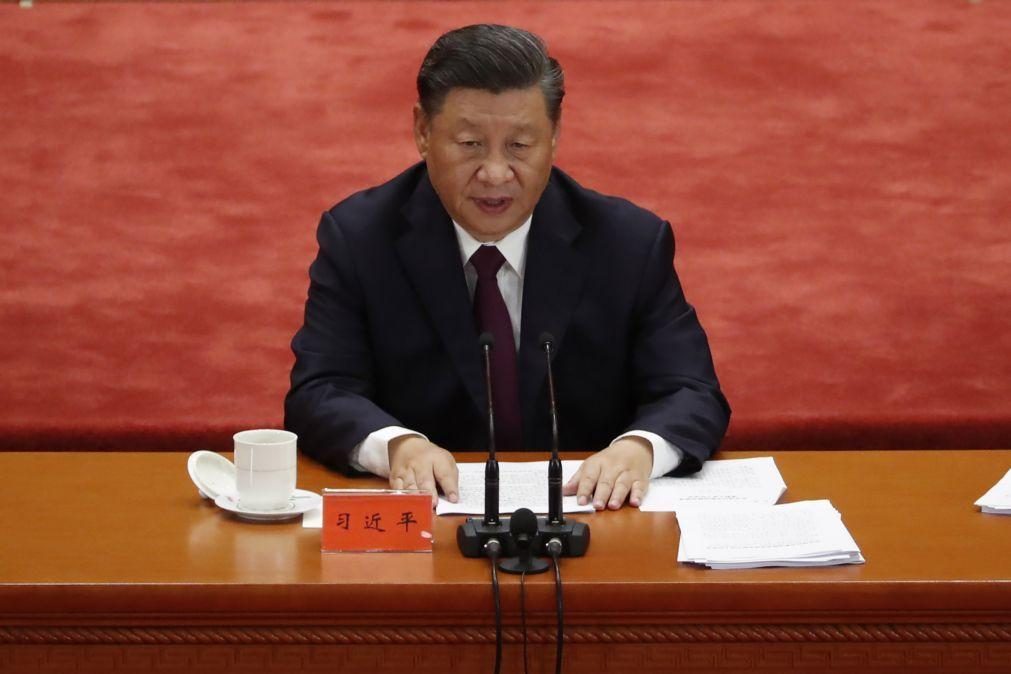 Covid-19: Xi Jinping diz que China passou 