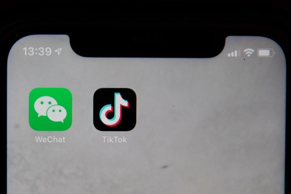 Estados Unidos proíbem uso de aplicações chinesas TikTok e WeChat