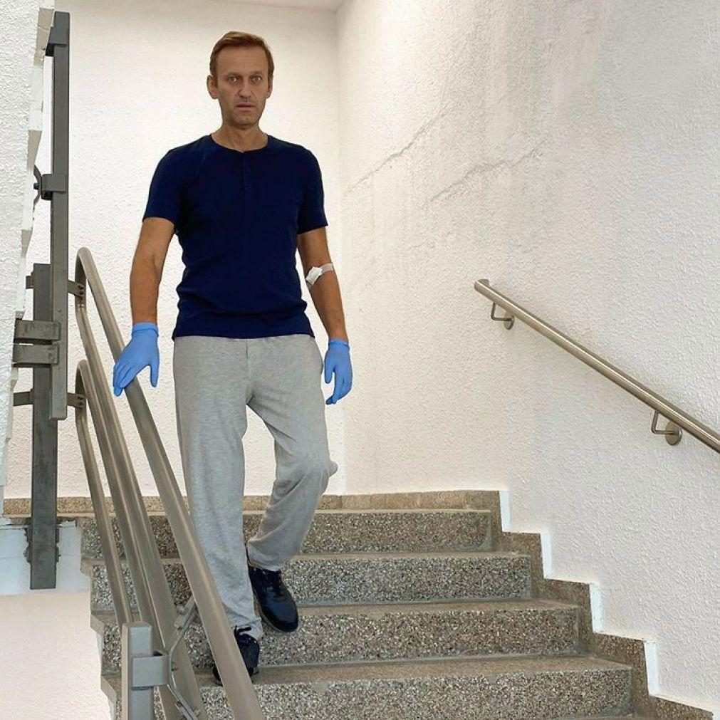 Alexei Navalny tem alta de hospital na Alemanha