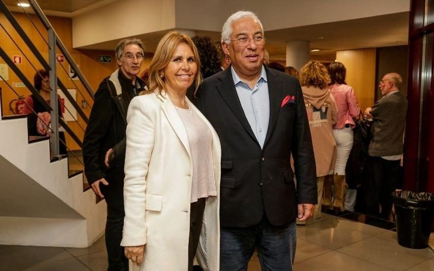 António Costa e Fernanda Tadeu. Os segredos dos dias de praia do primeiro-ministro e da mulher