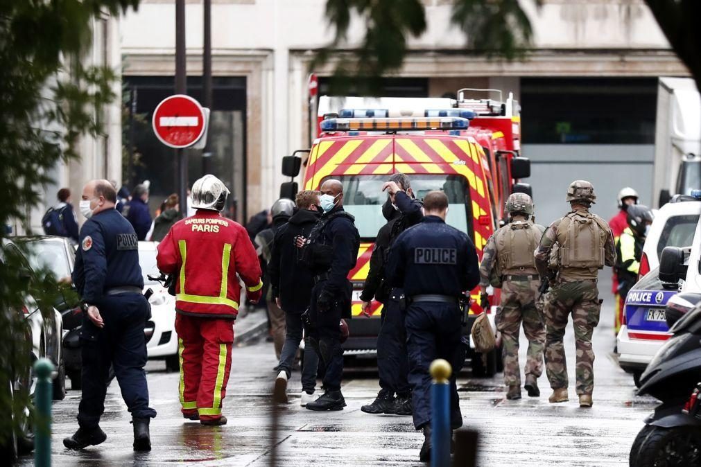 Detidos dois suspeitos do ataque com arma branca em Paris