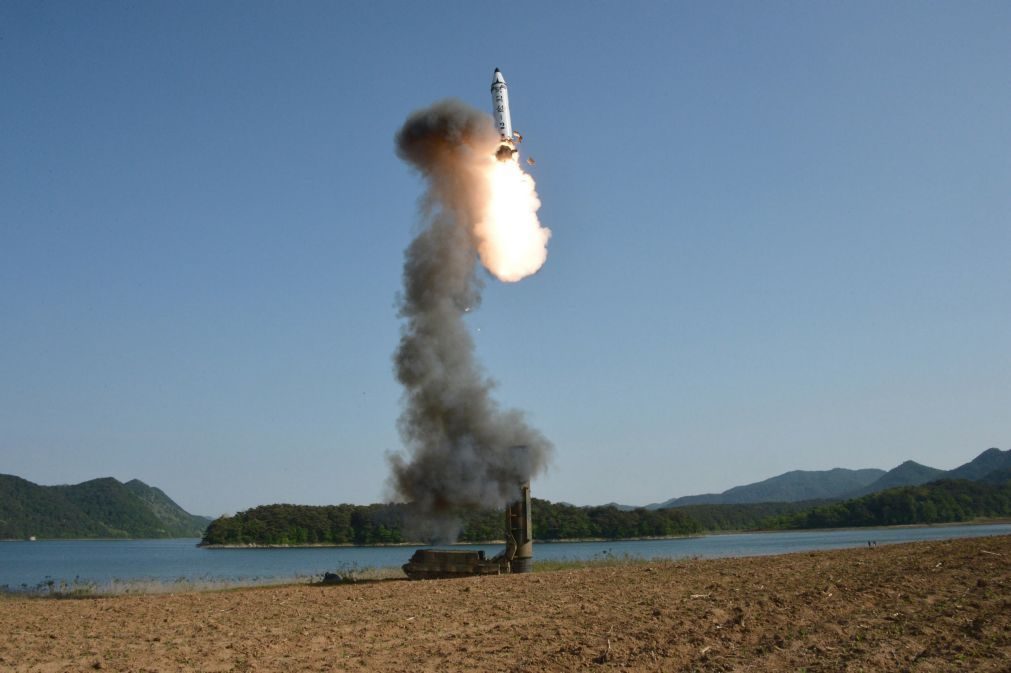 Coreia do Norte ameaça lançar míssil balístico intercontinental