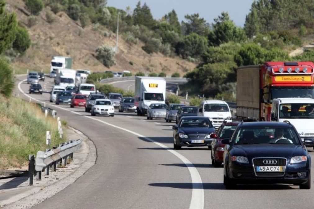 Trânsito normalizado após acidente na A29. Dois feridos graves