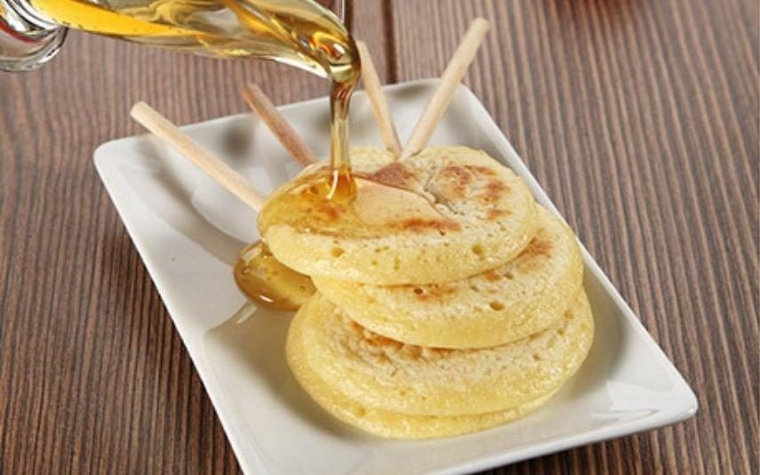 Panquecas Simples Aprenda a fazer esta receita com massa fofa e deliciosa