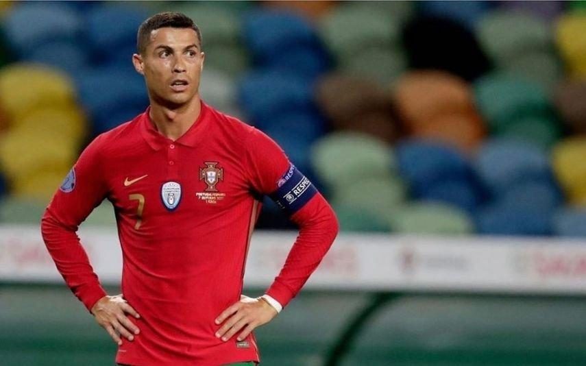 Cristiano Ronaldo volta a testar positivo à covid-19