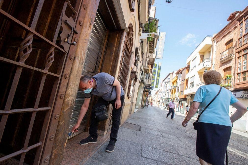 Catalunha fecha bares e restaurantes e reduz lotação em centros comerciais