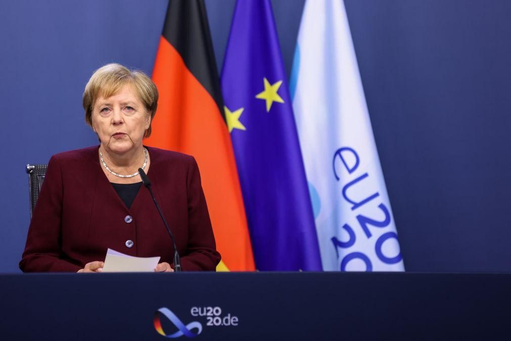Covid-19: Merkel pede aos alemães que fiquem em casa perante aumento dos casos