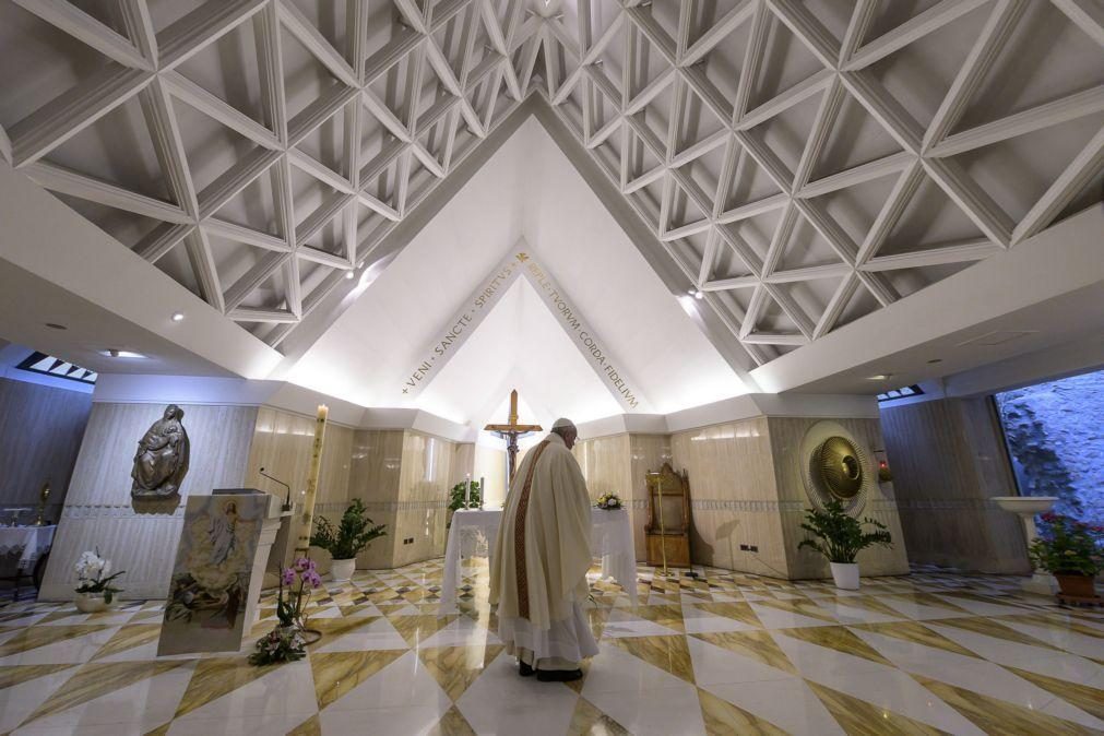 Covid-19: Vaticano confirma caso na residência do papa Francisco