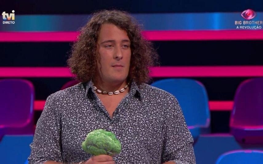 André Filipe leva brócolo para gala do Big Brother e deixa Teresa Guilherme emocionada