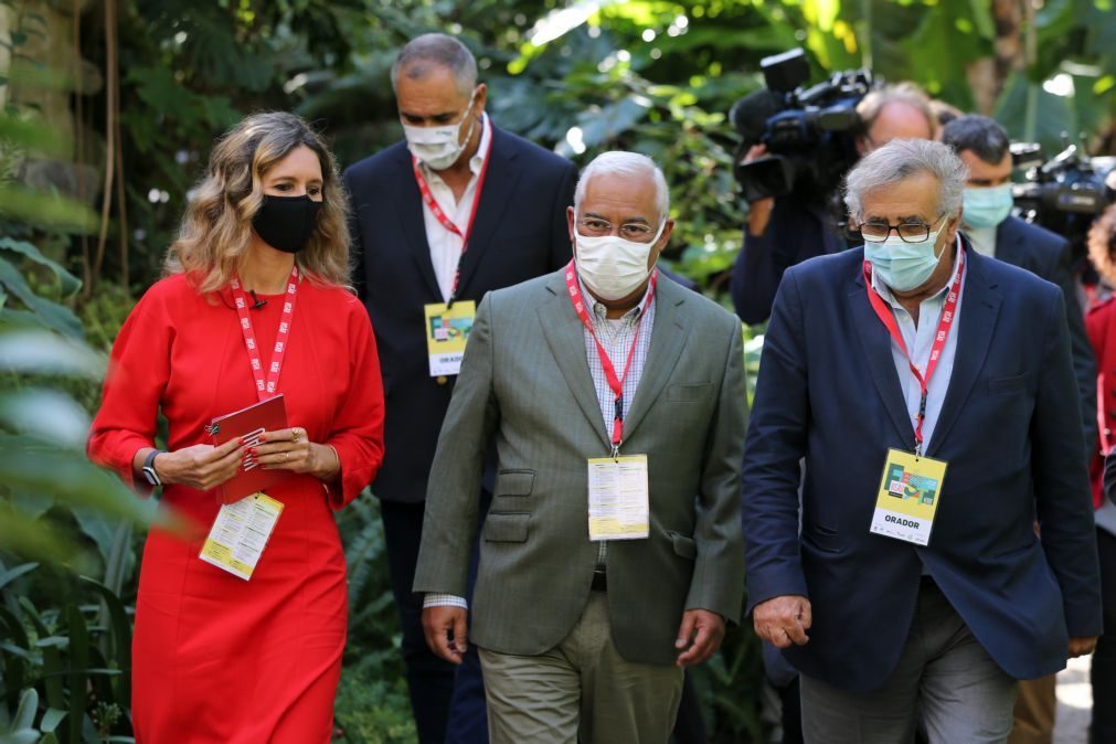 António Costa elogia decisão sobre máscaras na rua e admite mais medidas