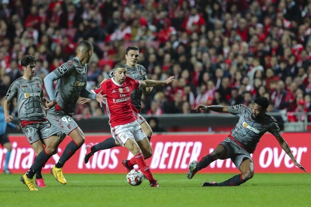 Taarabt assume que objetivo do Benfica é vencer todas as competições