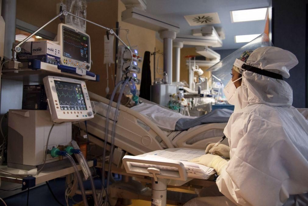 Covid-19: Responsáveis médicos alertam que França