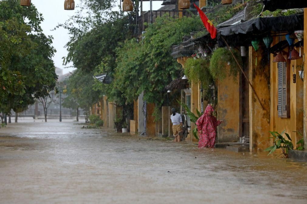 Mais de 1,2 milhões de casas destruídas pelas inundações no centro do Vietname