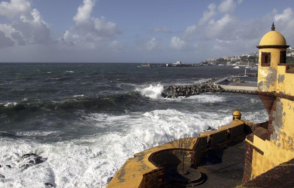 Capitania do Funchal prolonga aviso de agitação marítima forte