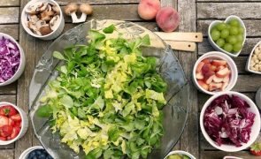 8 frutas e legumes que deve comer com casca