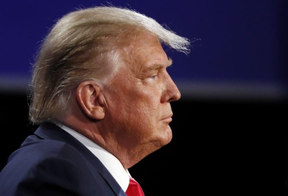 Donald Trump usa fraldas, afirma ex-funcionário