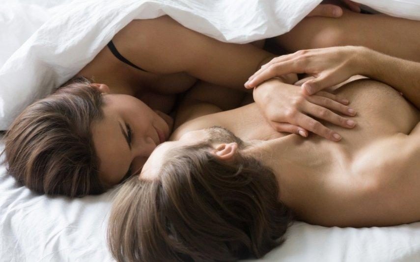 As 5 melhores posições sexuais depois de um longo dia de trabalho