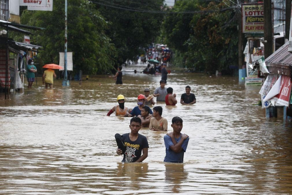 Sobe para 48 o número de mortes causadas pelo tufão Vamco nas Filipinas