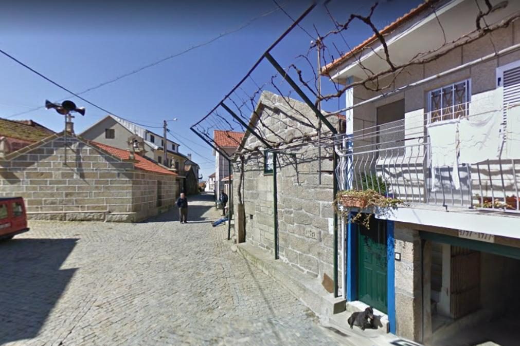 Mulher encontrada morta na cama com queimaduras em Montalegre