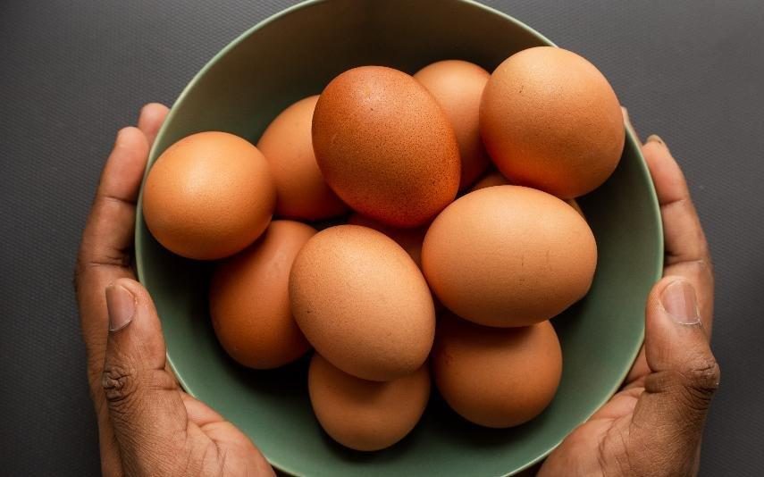 Este truque é infalível para saber se um ovo já está cozido
