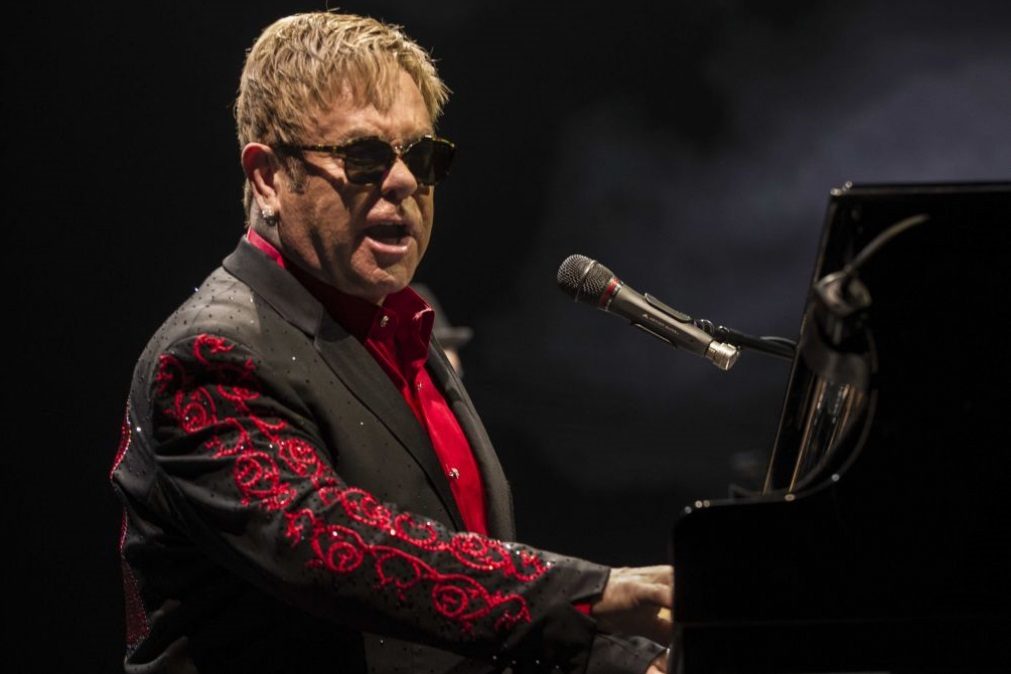 Elton John dedica música ao treinador português Marco Silva