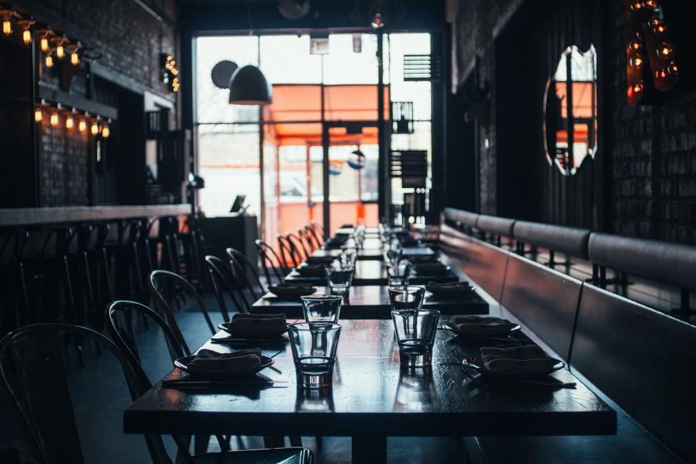 Covid-19 leva dois terços de clientes a deixarem de ir a restaurantes
