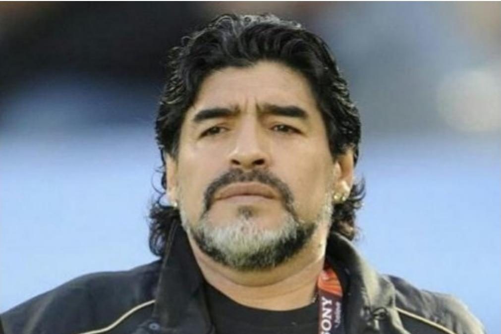 Funcionário da funerária partilha fotos do caixão aberto com Diego Maradona