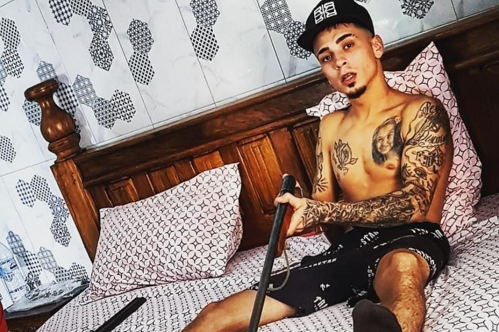 Suspeito da morte do rapper Mota Jr faz direto no Instagram a partir da cela