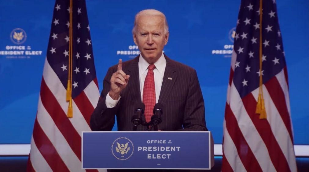 Joe Biden vai pedir aos norte-americanos que usem máscara por 100 dias