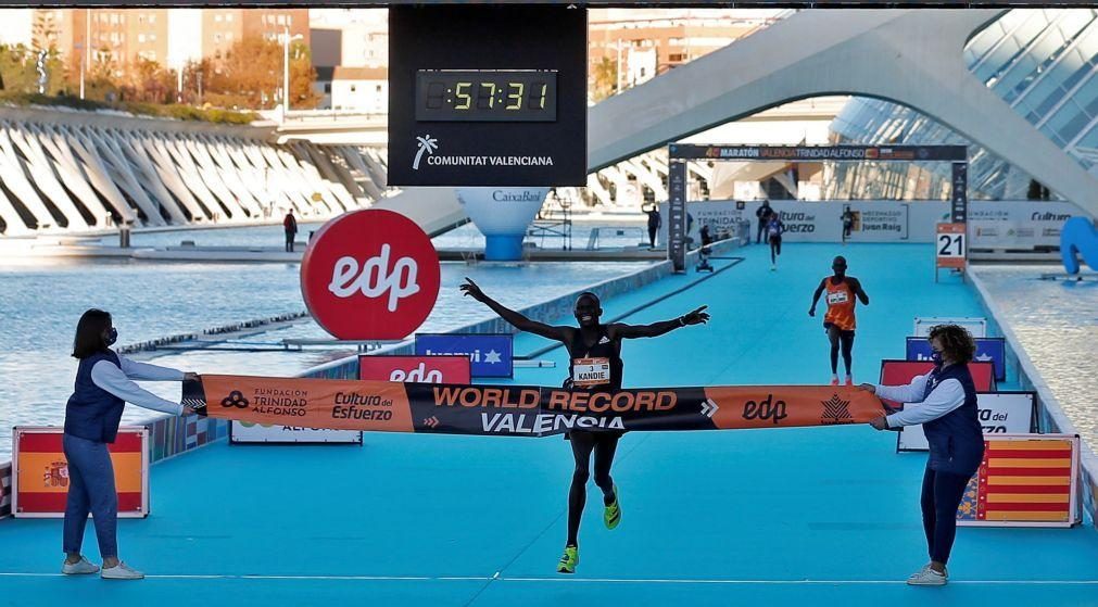 Kibiwott Kandie bate recorde mundial da meia maratona em Valência