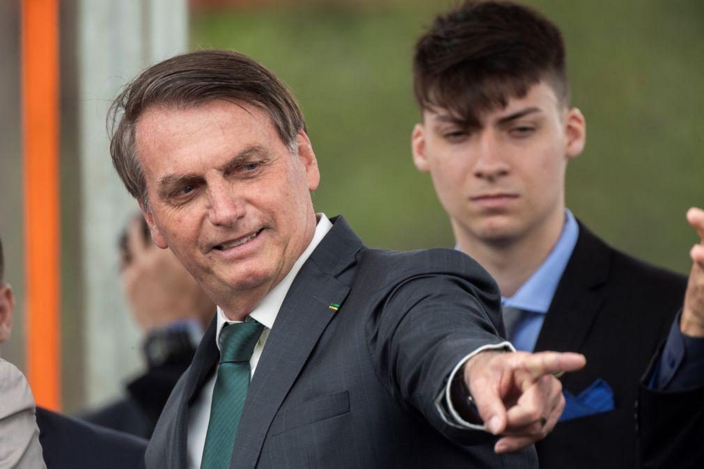 Deputado pede investigação a negócios do filho mais novo de Bolsonaro