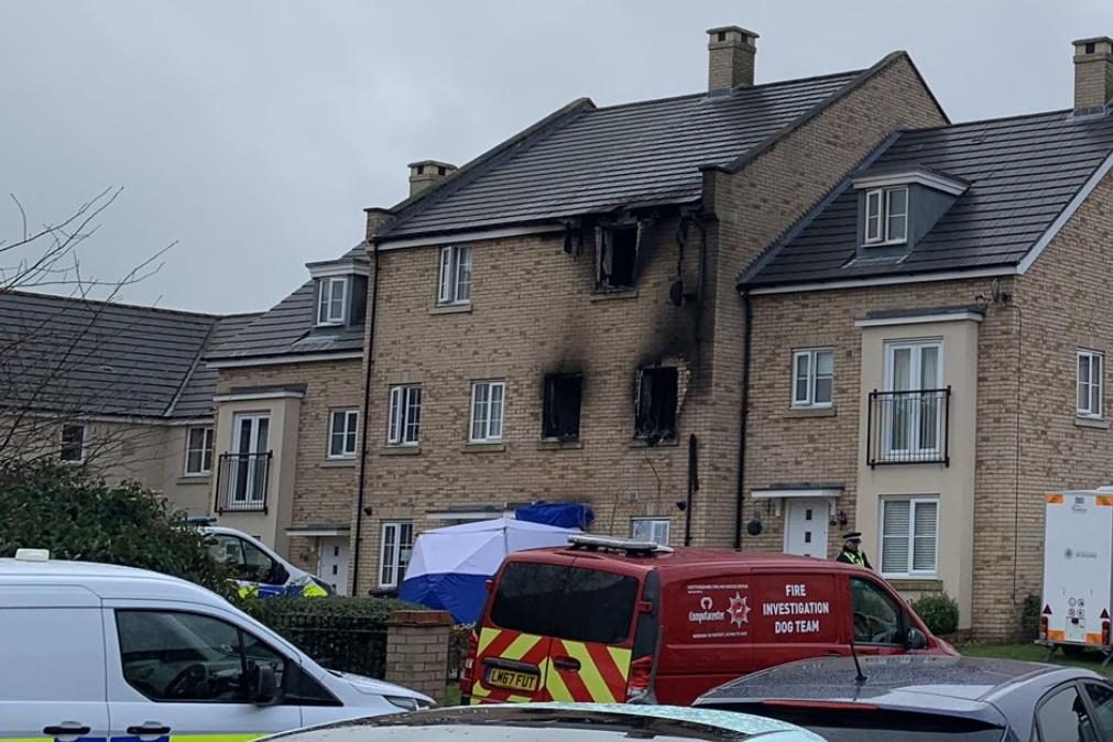 Casa em chamas provoca a morte de duas crianças