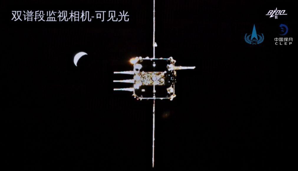 Cápsula chinesa com amostras da lua inicia regresso à Terra