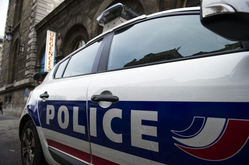 Suposto assassino de três polícias encontrado morto em França