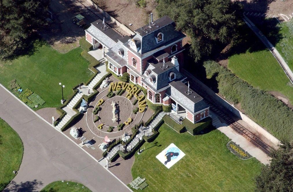 Rancho de Michael Jackson, Neverland, comprado por bilionário norte-americano