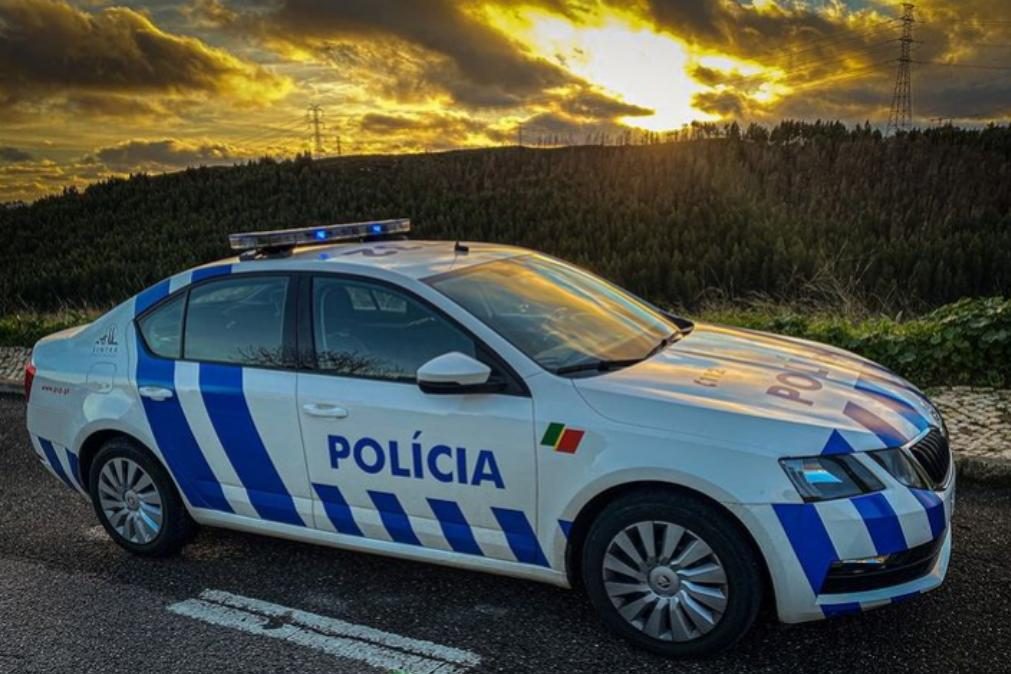 Jovens filmam-se a 180 km/h e acabam identificados pelas autoridades