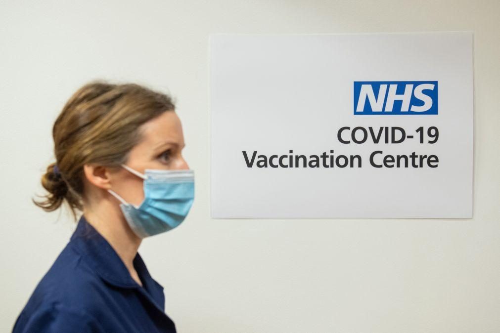 Reino Unido desaconselha mistura de vacinas de fornecedores diferentes