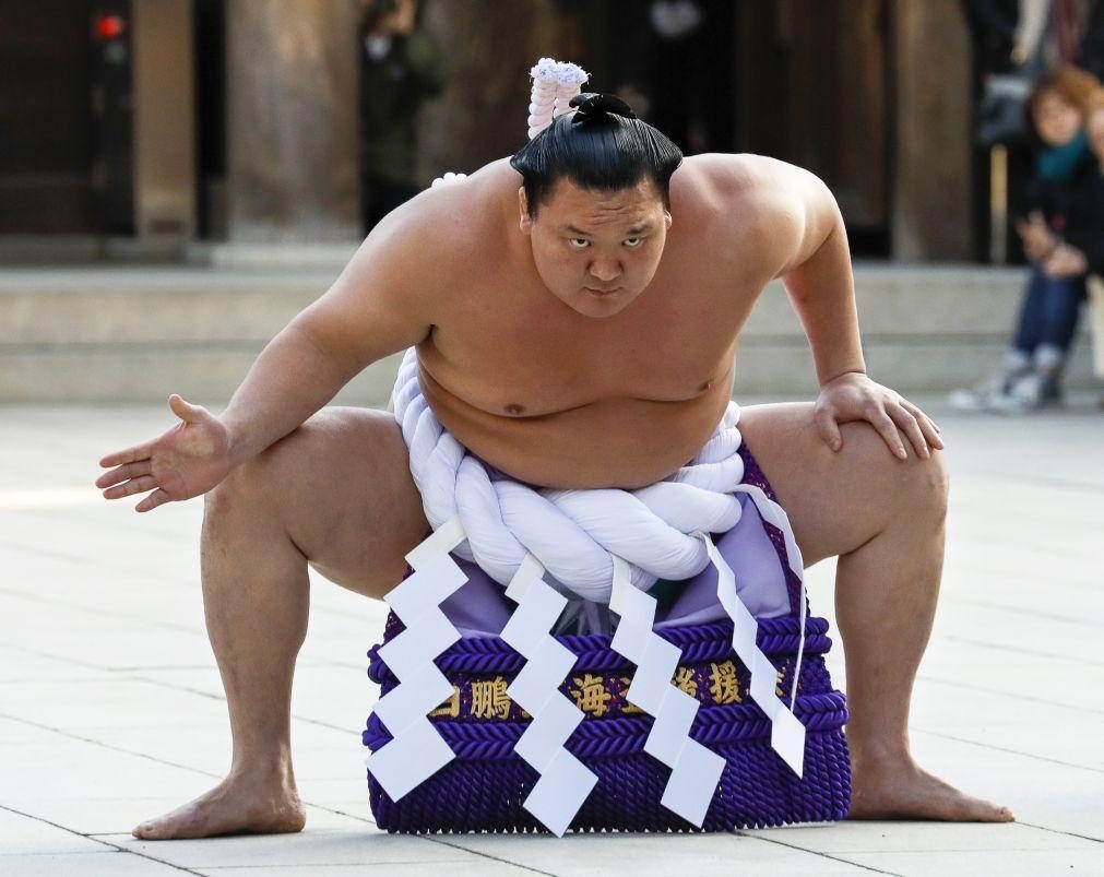 Covid-19: Teste positivo para lutador de sumo mais premiado do Japão