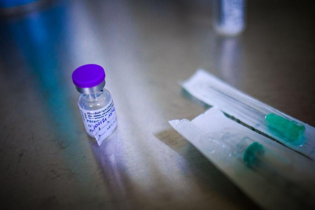 Covid-19: Bruxelas garante mais 300 milhões de doses da vacina Pfizer-BioNTech