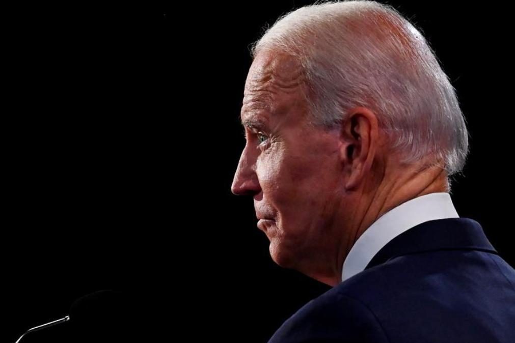 Covid-19: Biden atira-se a governador do Texas: «Raciocínio Neandertal»