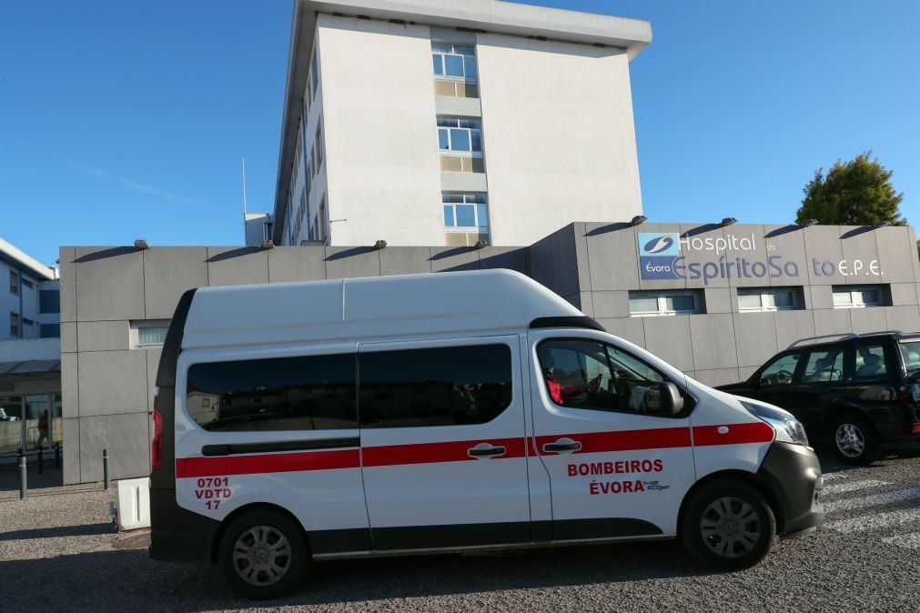 Covid-19: Hospital de Évora aumenta capacidade e quer contratar mais profissionais