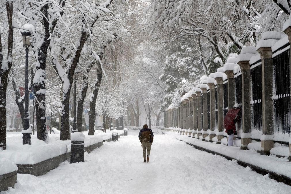 Temperaturas mínimas extremas de até 25 graus negativos em Espanha