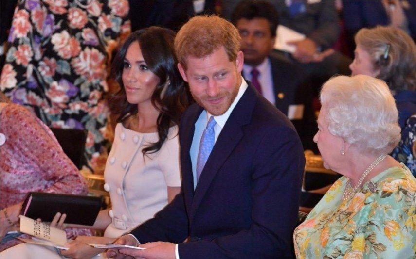 Príncipe Harry Longe da Casa Real, continua a receber conselhos e apoio da avó, Isabel II