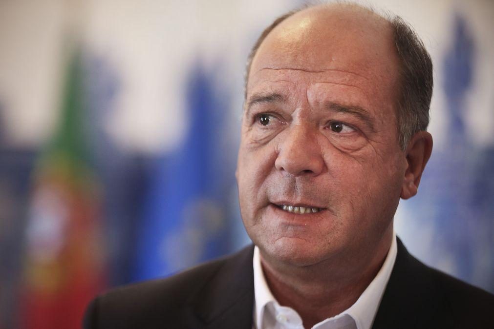 Presidente da Câmara de Cascais aconselha pais a não deixarem filhos ir à escola