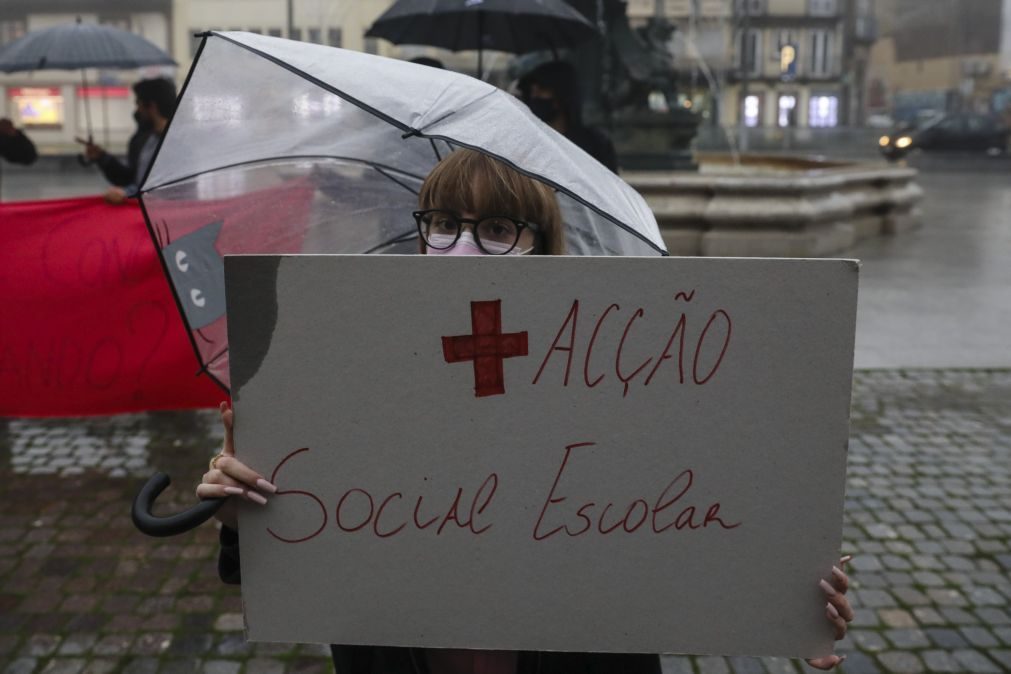 Covid-19: Estudantes do Porto e Lisboa pedem ao Governo que encerrem escolas