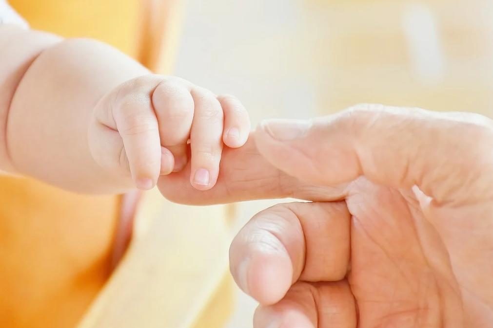 Creche acusada de queimar bebé de cinco meses