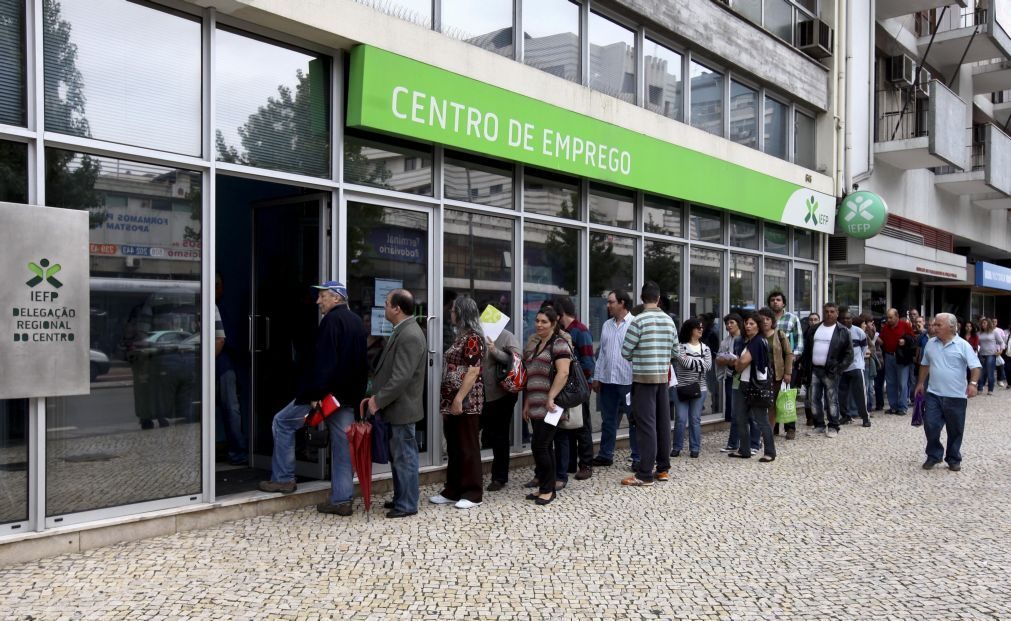 Desemprego na OCDE mantém-se nos 5,9% em abril, com Portugal em 4º lugar