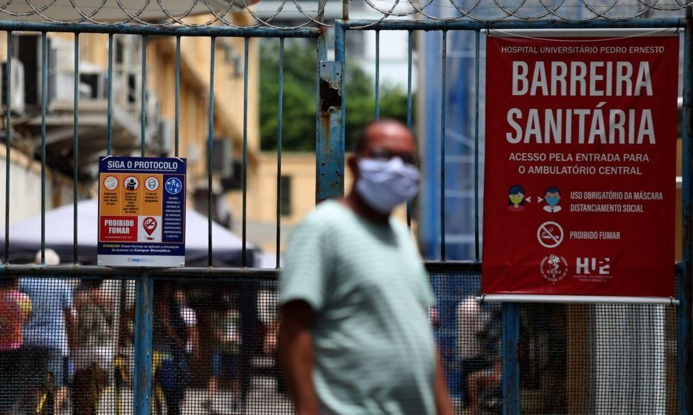 Covid-19: Brasil supera nove milhões de casos de infeção e 221 mil mortos