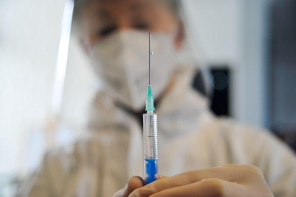 Portugal entre países mais atrasados da UE na primeira dose da vacina