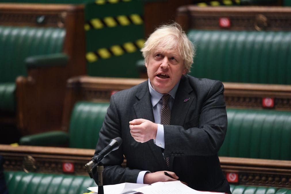 Boris Johnson ameaça suspender Acordo se UE recusar simplificar fronteiras